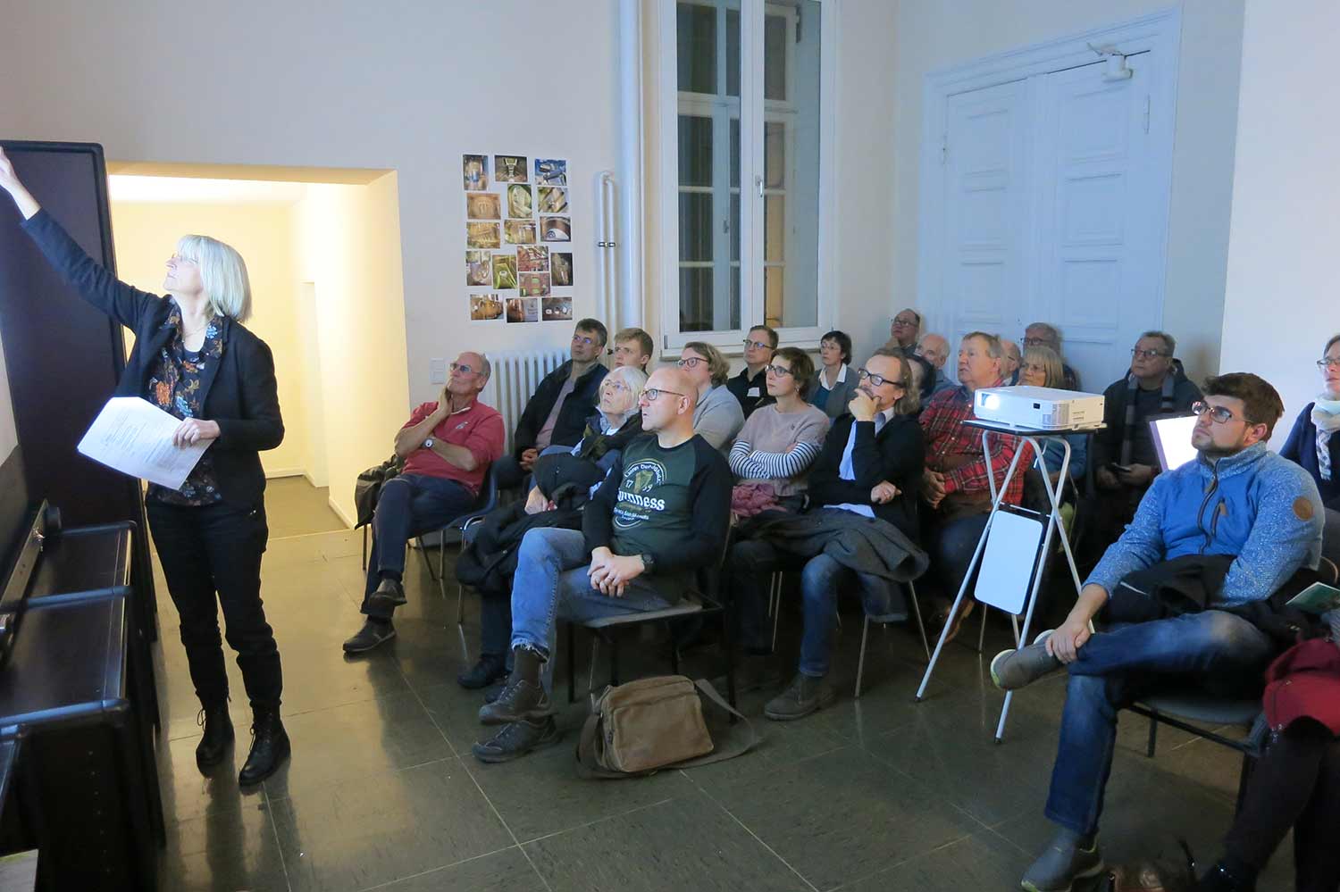 VHS-Informationsabend: Quartiersbüro platzt aus allen Nähten